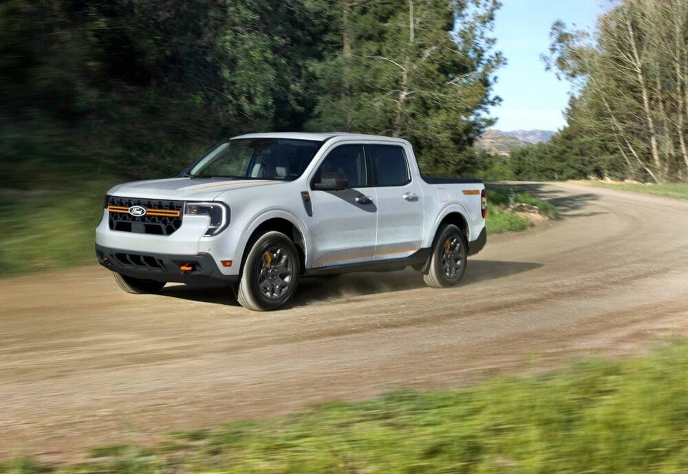 2025 Ford Maverick Tremor - Running side view