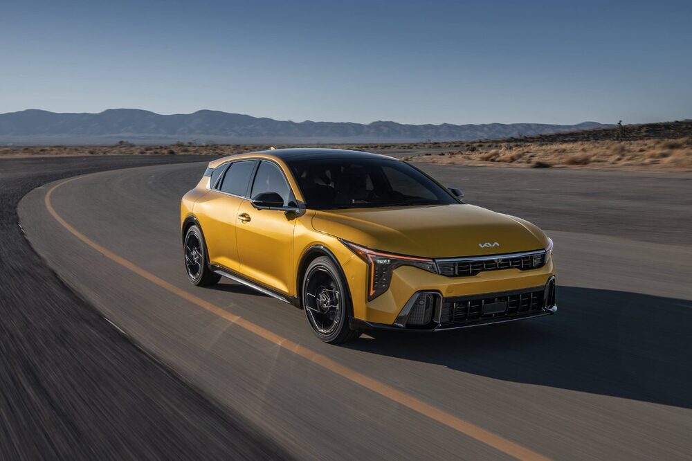 2026 Kia K4 Hatchback front-side