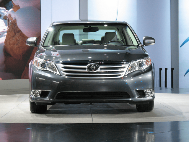 2011 Toyota Avalon front