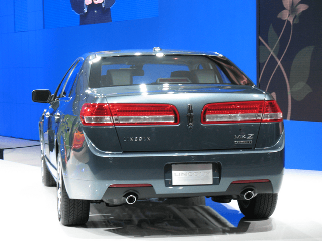 2011 Lincoln MKZ Hybrid004.png