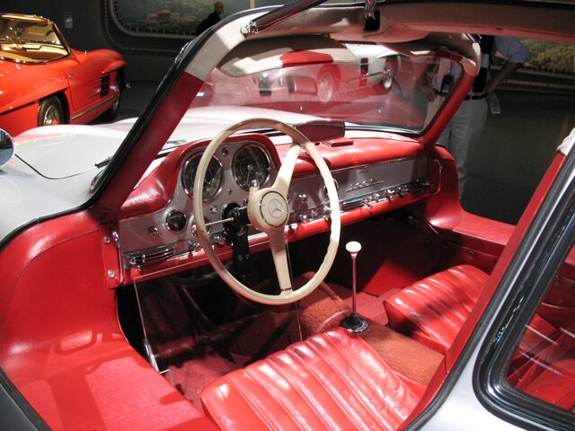 Mercedes Gullwing interior