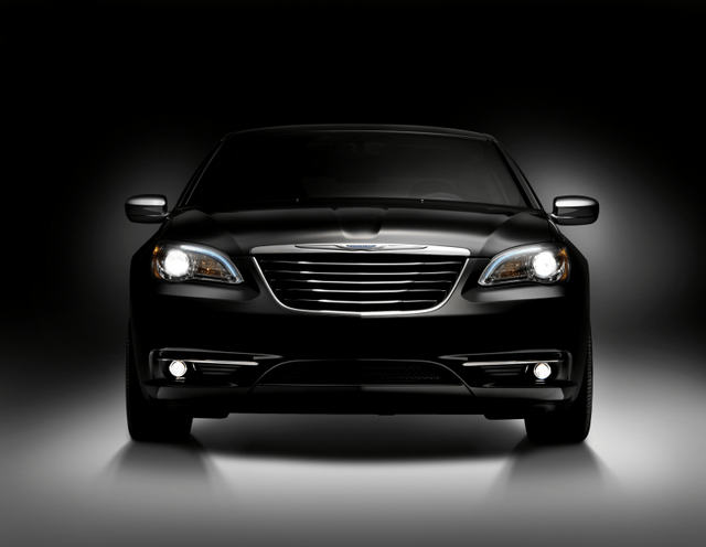 Chrysler 200 front