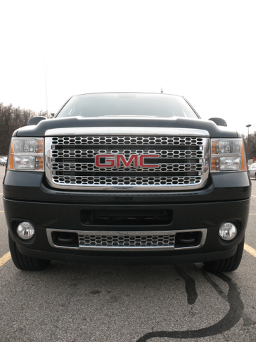2011 GMC Sierra Denali 2500 HD Front Grille Close-Up