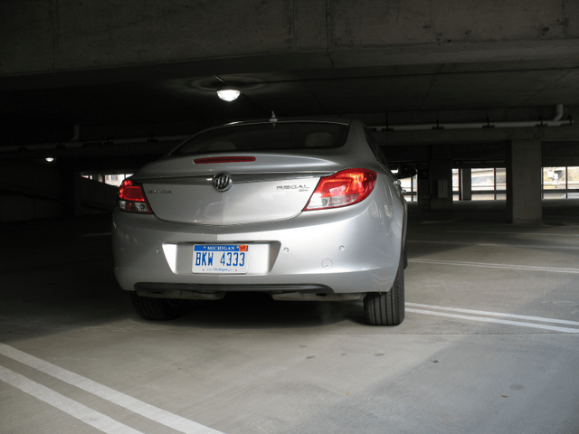 2011 Buick Regal CXL 017.png