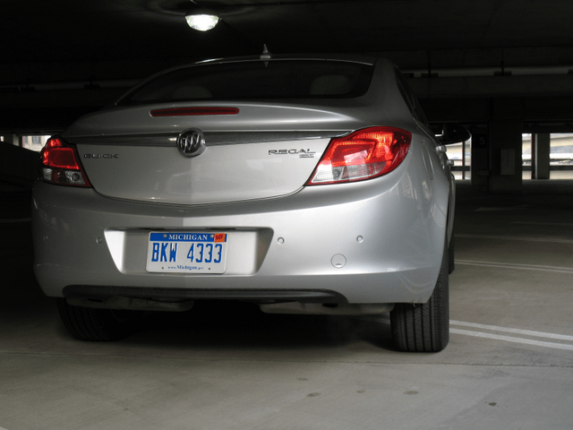 2011 Buick Regal CXL 018.png