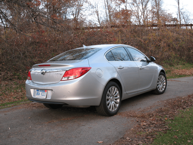 2011 Buick Regal CXL 011.png