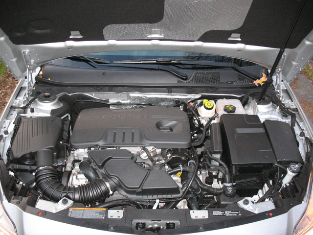 2011 Buick Regal CXL 013.png