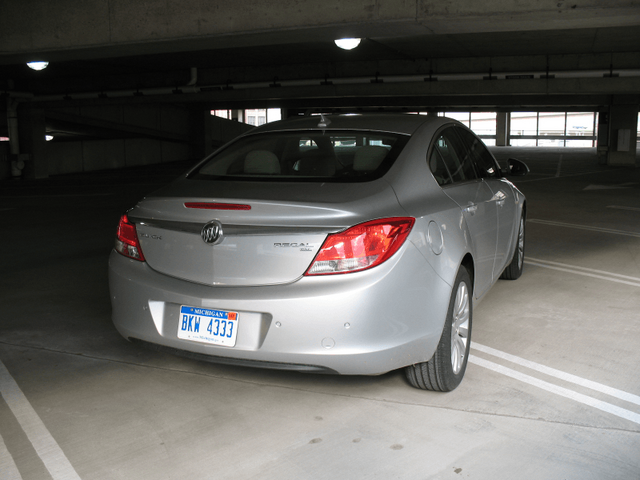 2011 Buick Regal CXL 016.png