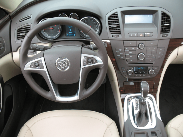 2011 Buick Regal CXL 029.png