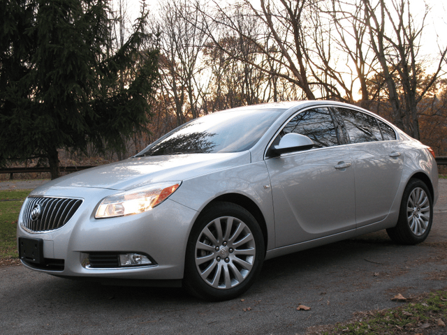 2011 Buick Regal CXL 007.png