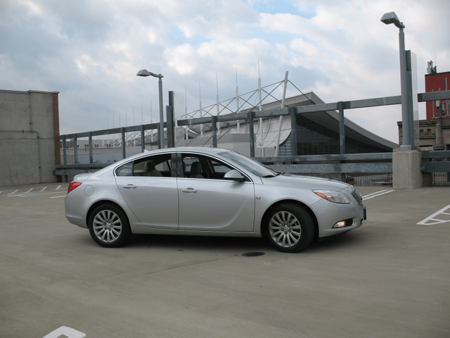 2011 Buick Regal CXL 021.png