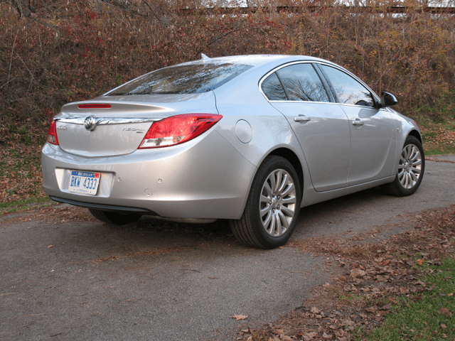 2011 Buick Regal CXL 012.png
