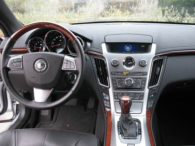 2011 Cadillac CTS Coupe interior.png