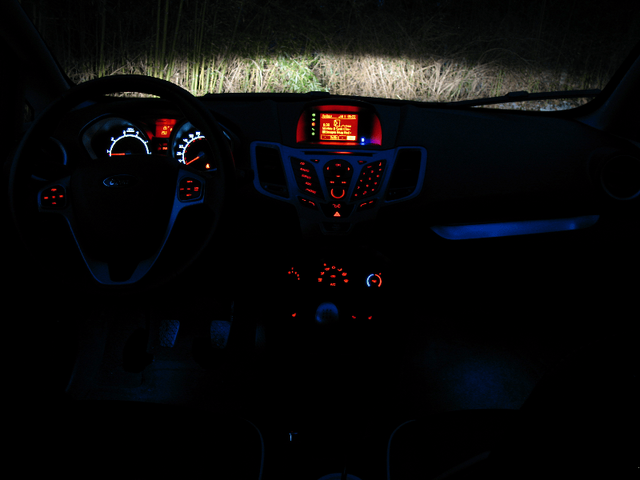 2011 Ford Fiesta 011.png