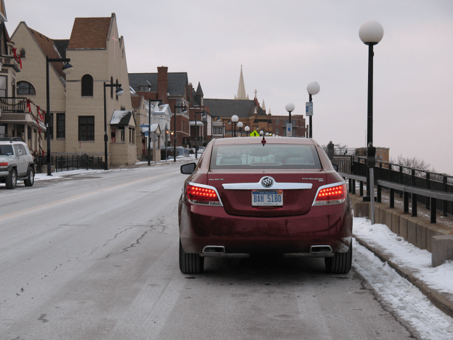 2010 Buick Lacrosse CXS 047.png