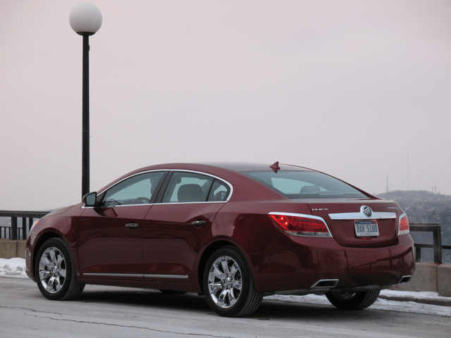 2010 Buick Lacrosse CXS 046.png
