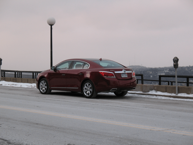 2010 Buick Lacrosse CXS 043.png