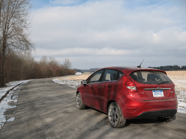 2011 Ford Fiesta 020.png