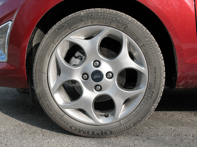 2011 Ford Fiesta 021.png