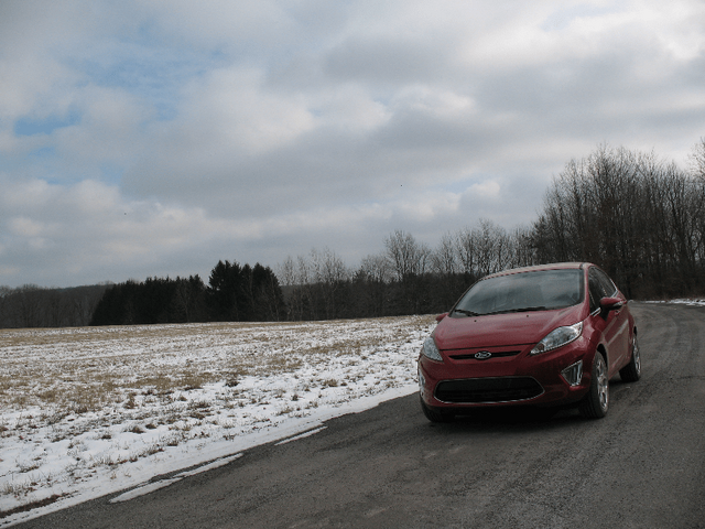 2011 Ford Fiesta 028.png