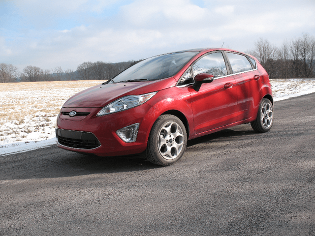 2011 Ford Fiesta 017.png