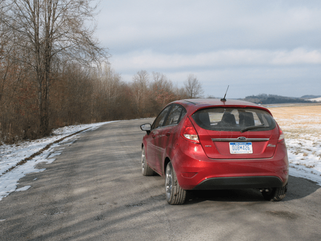 2011 Ford Fiesta 022.png