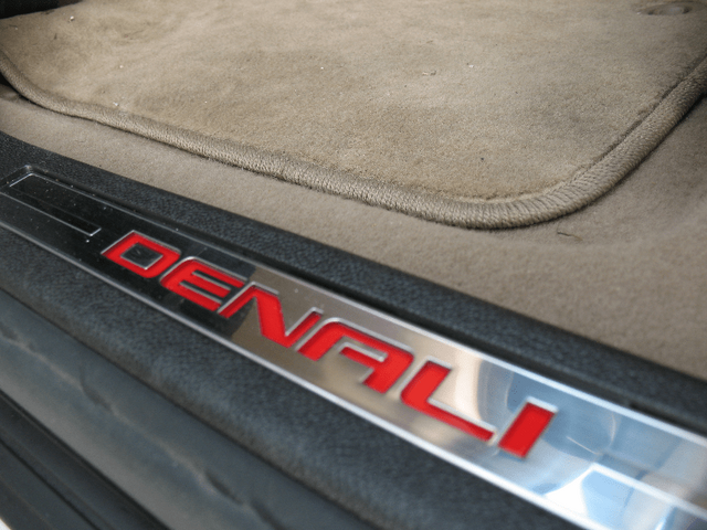 2011 GMC Acadia Denali Interior — Door Sill Plate