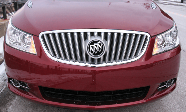 2010 Buick Lacrosse CXS 048.png