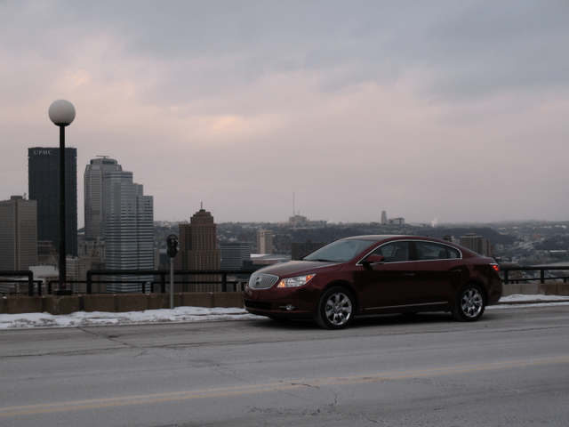 2010 Buick Lacrosse CXS 041.png
