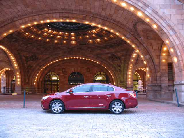 2010 Buick Lacrosse CXS 068.png