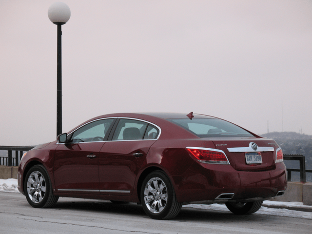 2010 Buick Lacrosse CXS 045.png