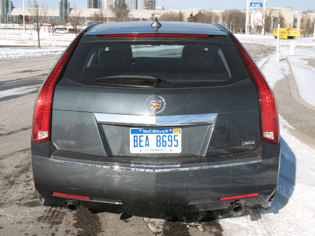 2010 Cadillac CTS Wagon 061.png