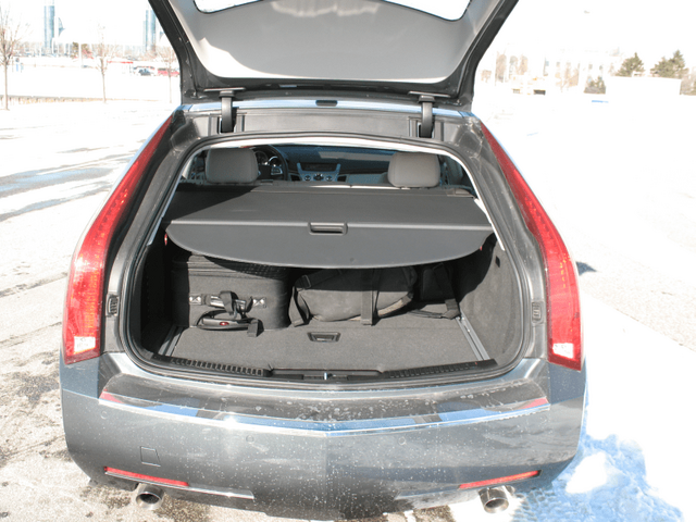 2010 Cadillac CTS Wagon 069.png