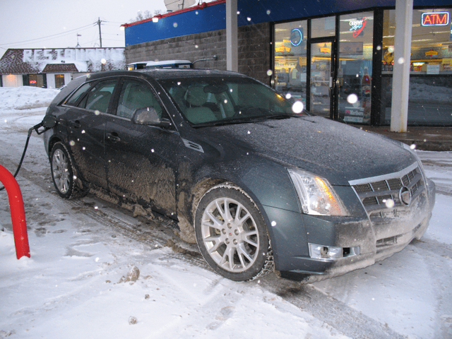2010 Cadillac CTS Wagon 044.png