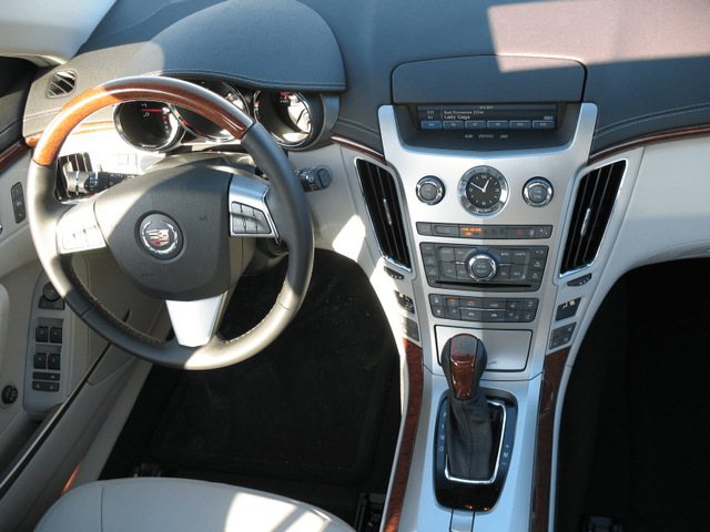 2010 Cadillac CTS Wagon 070.png