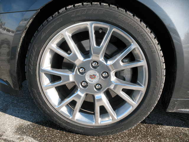 2010 Cadillac CTS Wagon 057.png