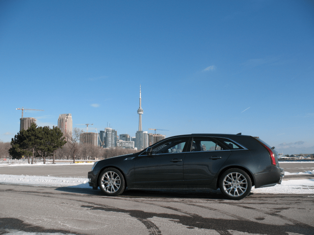 2010 Cadillac CTS Wagon 056.png