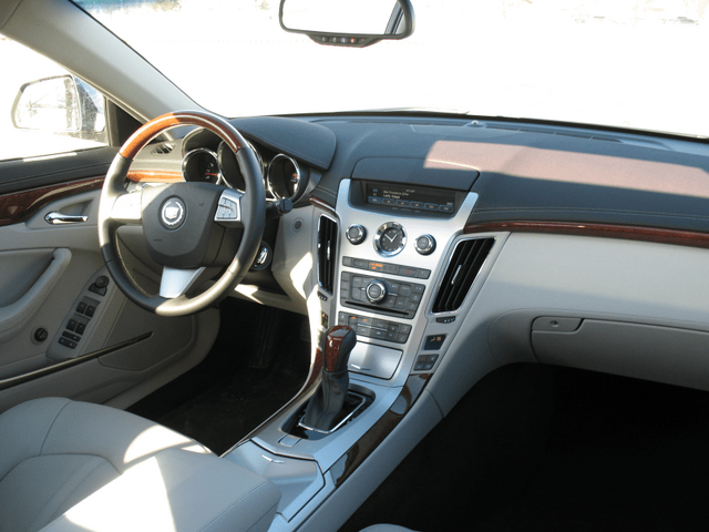 2010 Cadillac CTS Wagon 039.png
