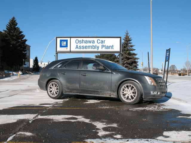 2010 Cadillac CTS Wagon 054.png