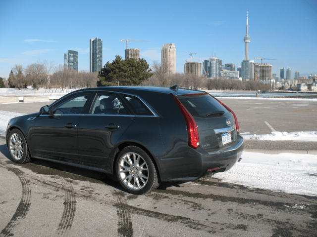2010 Cadillac CTS Wagon 059.png