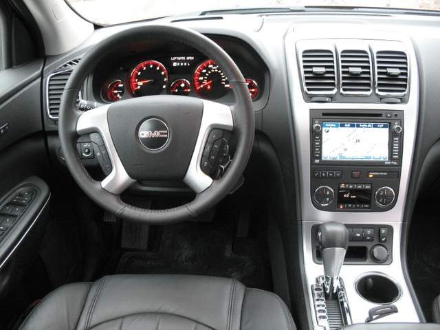 2010 GMC Acadia SLT-2 063.png