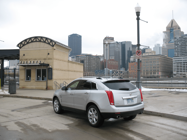 2010 Cadillac SRX Turbo Premium 039.png