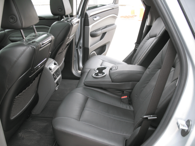 2010 Cadillac SRX Turbo Premium 053.png