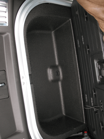 2010 Cadillac SRX Turbo Premium 048.png