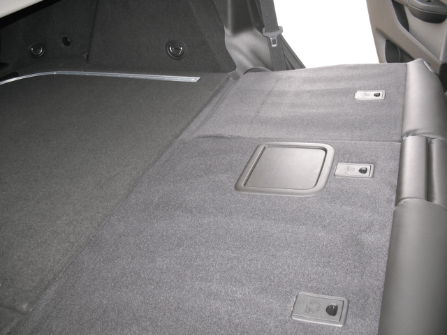 2010 Cadillac SRX Turbo Premium 051.png