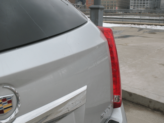 2010 Cadillac SRX Turbo Premium 043.png