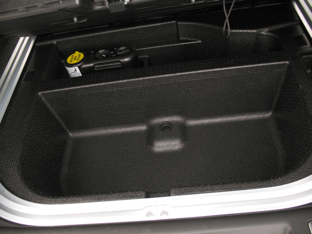 2010 Cadillac SRX Turbo Premium 047.png