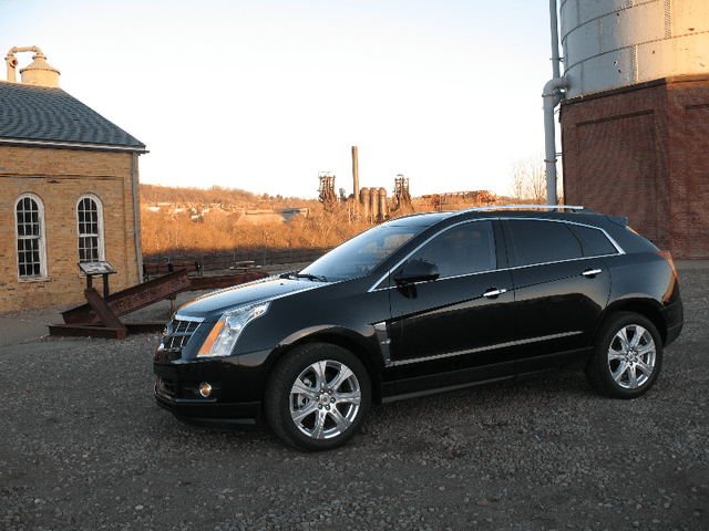 2011 Cadillac SRX Turbo 009.png