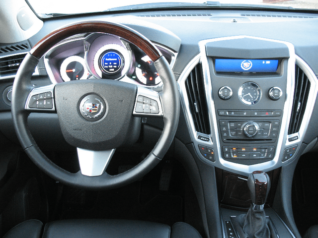 2011 Cadillac SRX Turbo 017.png