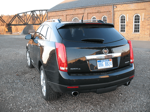 2011 Cadillac SRX Turbo 011.png